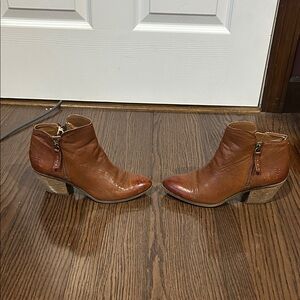 Frye Cognac Leather Ankle Bootie boho ankle boots sz 6